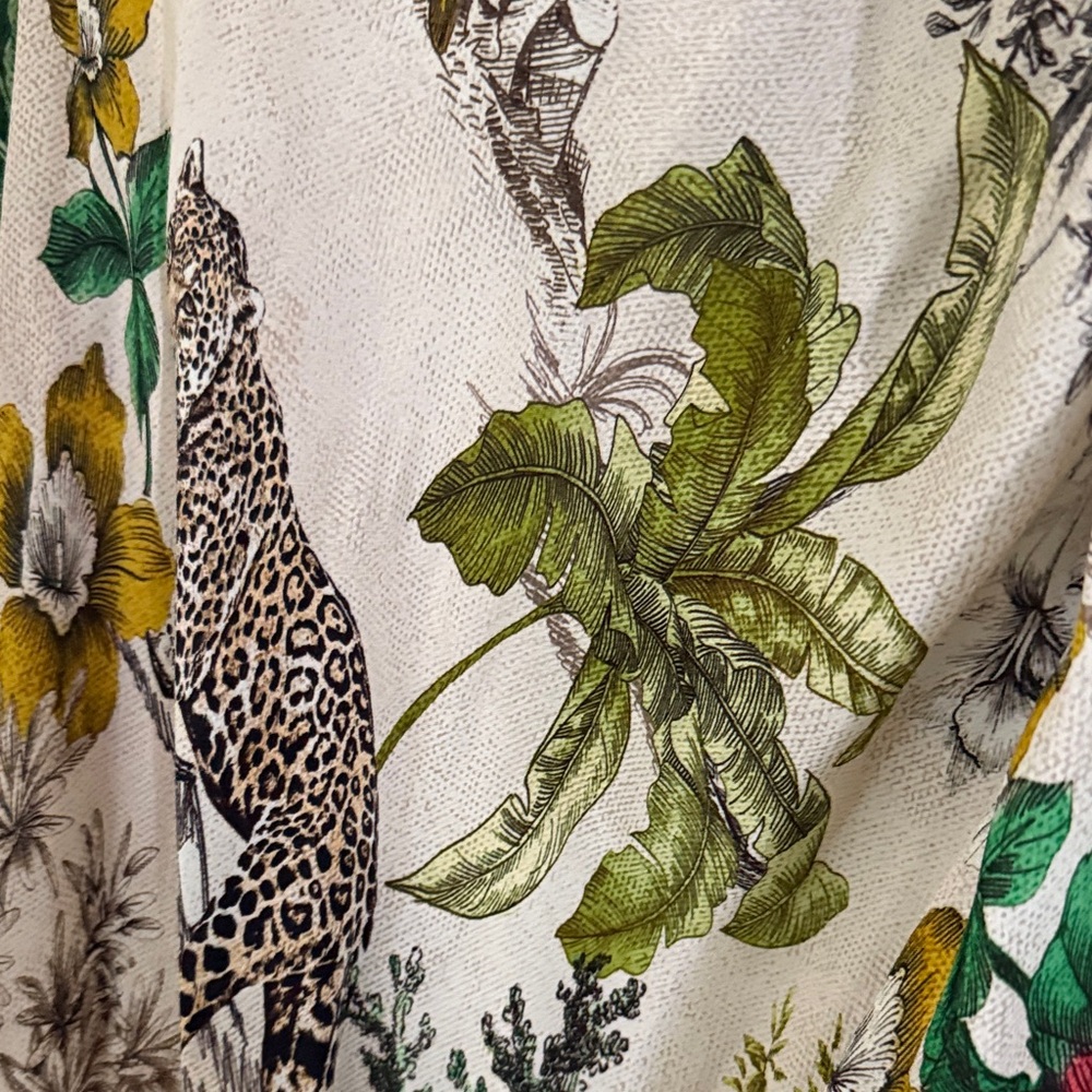 L'AGENCE Multicolor Backless Dress silk
L'AGENCE Gevena Jungle Tropical Coverup - Picture 10 of 12